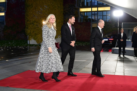 Empfang von Kronprinz Haakon von Norwegen und Kronprinzessin Mette-Marit von Norwegen im Kanzleramt in Berlin