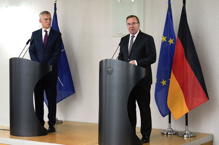 Arbeitsbesuch von NATO-Generalsekretär Jens Stoltenberg in Berlin