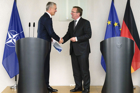 Arbeitsbesuch von NATO-Generalsekretär Jens Stoltenberg in Berlin