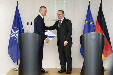 Arbeitsbesuch von NATO-Generalsekretär Jens Stoltenberg in Berlin