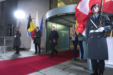 Olaf Scholz beim Empfang des Präsidenten des Europäischen Rates sowie sechs EU-Staats- und Regierungschefs in Berlin