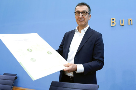 Bundespressekonferenz Bio-Strategie 2030 in Berlin