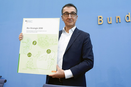 Bundespressekonferenz Bio-Strategie 2030 in Berlin