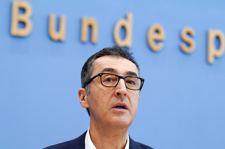 Bundespressekonferenz Bio-Strategie 2030 in Berlin