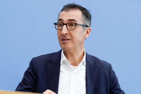 Bundespressekonferenz Bio-Strategie 2030 in Berlin