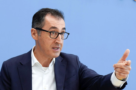 Bundespressekonferenz Bio-Strategie 2030 in Berlin