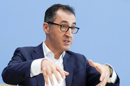 Bundespressekonferenz Bio-Strategie 2030 in Berlin