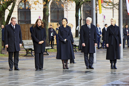Kronprinzessin Victoria von Schweden bei der Kranzniederlegung zum Volkstrauertag in Berlin
