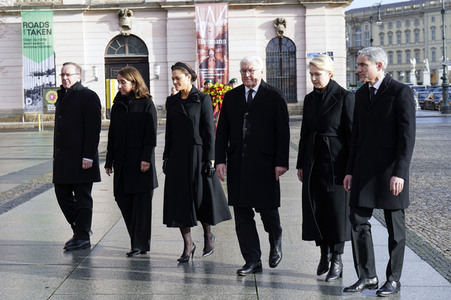Kronprinzessin Victoria von Schweden bei der Kranzniederlegung zum Volkstrauertag in Berlin
