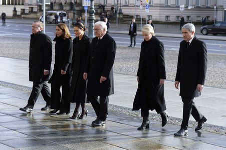 Kronprinzessin Victoria von Schweden bei der Kranzniederlegung zum Volkstrauertag in Berlin