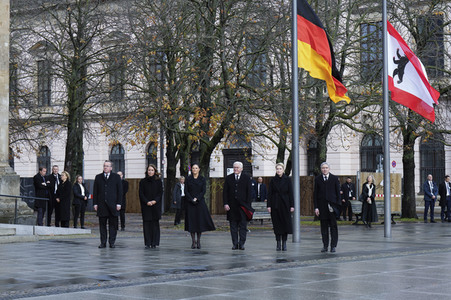 Kronprinzessin Victoria von Schweden bei der Kranzniederlegung zum Volkstrauertag in Berlin