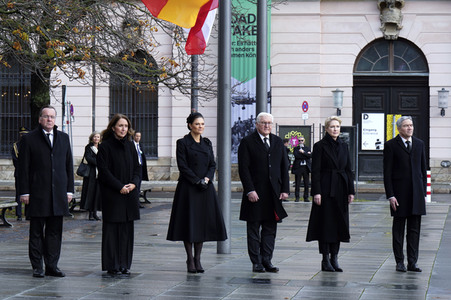 Kronprinzessin Victoria von Schweden bei der Kranzniederlegung zum Volkstrauertag in Berlin