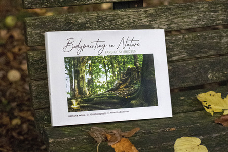 Buchproduktion 'Bodypainting in Nature - Farbige Symbiosen' in Hannover
