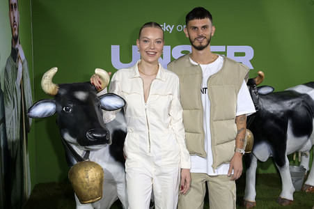 Fototermin 'Unser Hof - Mit Cheyenne und Nino' in Berlin