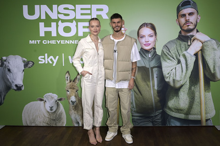 Fototermin 'Unser Hof - Mit Cheyenne und Nino' in Berlin