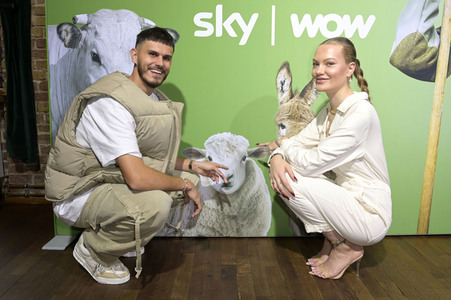 Fototermin 'Unser Hof - Mit Cheyenne und Nino' in Berlin