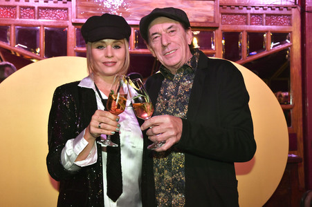 Dinner-Theater Premiere 'teatro - menu by Käfer' in München
