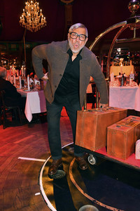 Dinner-Theater Premiere 'teatro - menu by Käfer' in München