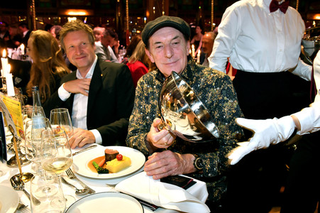 Dinner-Theater Premiere 'teatro - menu by Käfer' in München