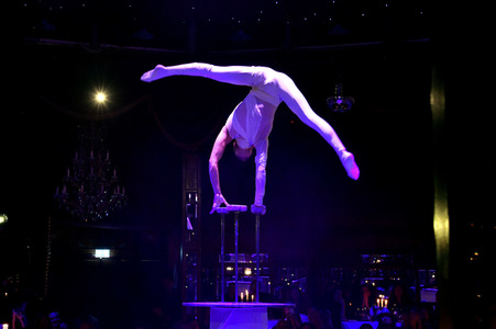 Dinner-Theater Premiere 'teatro - menu by Käfer' in München
