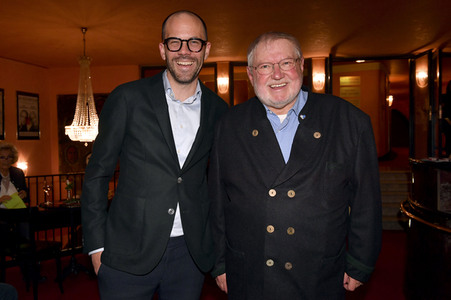 Theaterpremiere 'Weihnachten auf dem Balkon' in München