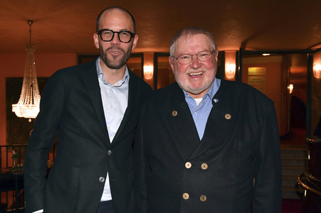 Theaterpremiere 'Weihnachten auf dem Balkon' in München
