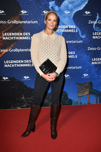 Weltpremiere der Produktion 'Legenden des Nachthimmels' in Berlin