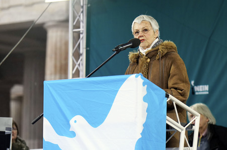 Friedensdemonstration vor dem Brandenburger Tor in Berlin