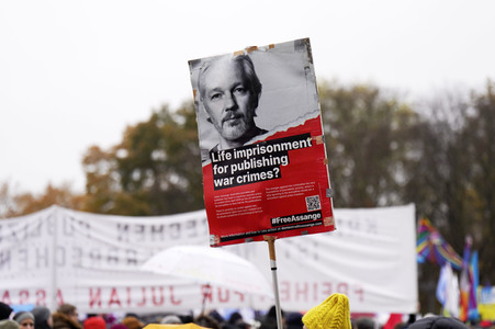 Friedensdemonstration vor dem Brandenburger Tor in Berlin
