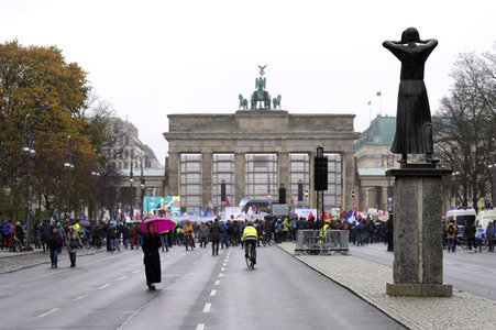 Friedensdemonstration vor dem Brandenburger Tor in Berlin