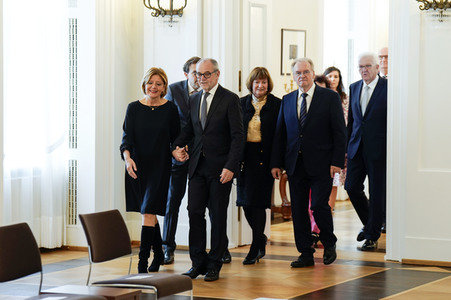Verleihung des Verdienstordens der Bundesrepublik Deutschland an Ministerpräsidentinnen und Ministerpräsidenten in Berlin