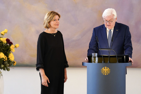 Verleihung des Verdienstordens der Bundesrepublik Deutschland an Ministerpräsidentinnen und Ministerpräsidenten in Berlin