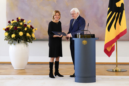 Verleihung des Verdienstordens der Bundesrepublik Deutschland an Ministerpräsidentinnen und Ministerpräsidenten in Berlin