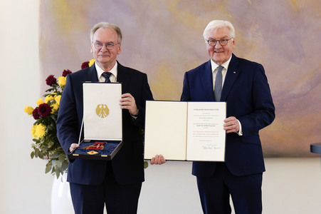 Verleihung des Verdienstordens der Bundesrepublik Deutschland an Ministerpräsidentinnen und Ministerpräsidenten in Berlin