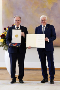 Verleihung des Verdienstordens der Bundesrepublik Deutschland an Ministerpräsidentinnen und Ministerpräsidenten in Berlin