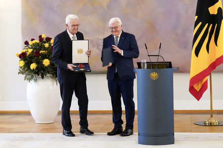 Verleihung des Verdienstordens der Bundesrepublik Deutschland an Ministerpräsidentinnen und Ministerpräsidenten in Berlin