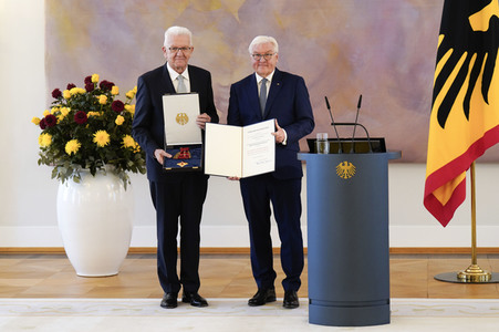 Verleihung des Verdienstordens der Bundesrepublik Deutschland an Ministerpräsidentinnen und Ministerpräsidenten in Berlin