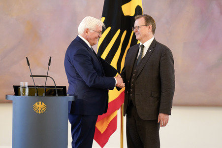 Verleihung des Verdienstordens der Bundesrepublik Deutschland an Ministerpräsidentinnen und Ministerpräsidenten in Berlin