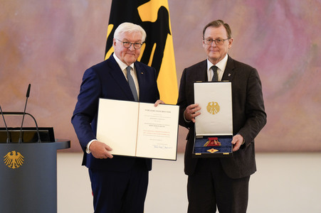 Verleihung des Verdienstordens der Bundesrepublik Deutschland an Ministerpräsidentinnen und Ministerpräsidenten in Berlin