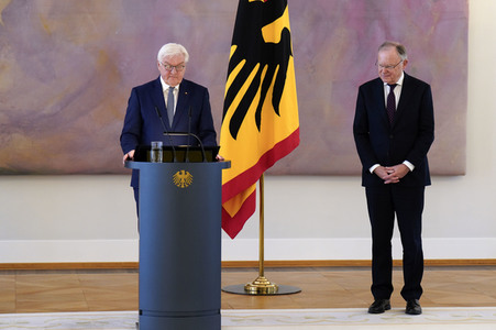 Verleihung des Verdienstordens der Bundesrepublik Deutschland an Ministerpräsidentinnen und Ministerpräsidenten in Berlin