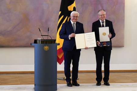 Verleihung des Verdienstordens der Bundesrepublik Deutschland an Ministerpräsidentinnen und Ministerpräsidenten in Berlin