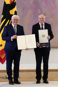Verleihung des Verdienstordens der Bundesrepublik Deutschland an Ministerpräsidentinnen und Ministerpräsidenten in Berlin