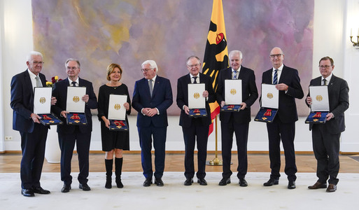 Verleihung des Verdienstordens der Bundesrepublik Deutschland an Ministerpräsidentinnen und Ministerpräsidenten in Berlin