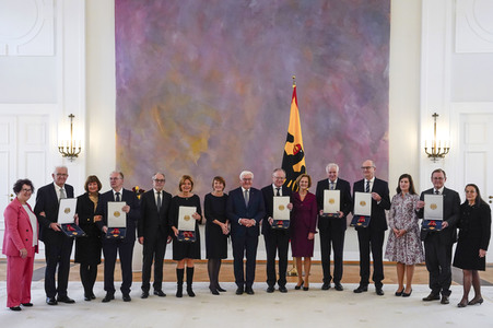 Verleihung des Verdienstordens der Bundesrepublik Deutschland an Ministerpräsidentinnen und Ministerpräsidenten in Berlin