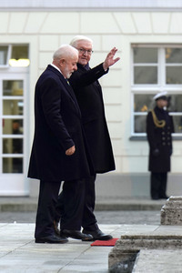 Begrüßung des Präsidenten von Brasilien mit militärischen Ehren in Berlin