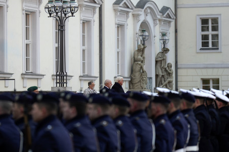 Begrüßung des Präsidenten von Brasilien mit militärischen Ehren in Berlin