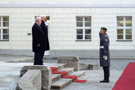 Begrüßung des Präsidenten von Brasilien mit militärischen Ehren in Berlin