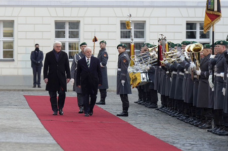 Begrüßung des Präsidenten von Brasilien mit militärischen Ehren in Berlin