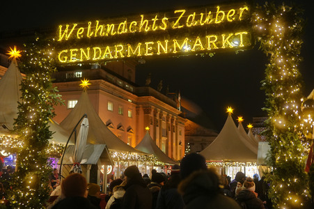 WeihnachtsZauber Gendarmenmarkt 2023 in Berlin