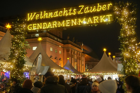 WeihnachtsZauber Gendarmenmarkt 2023 in Berlin